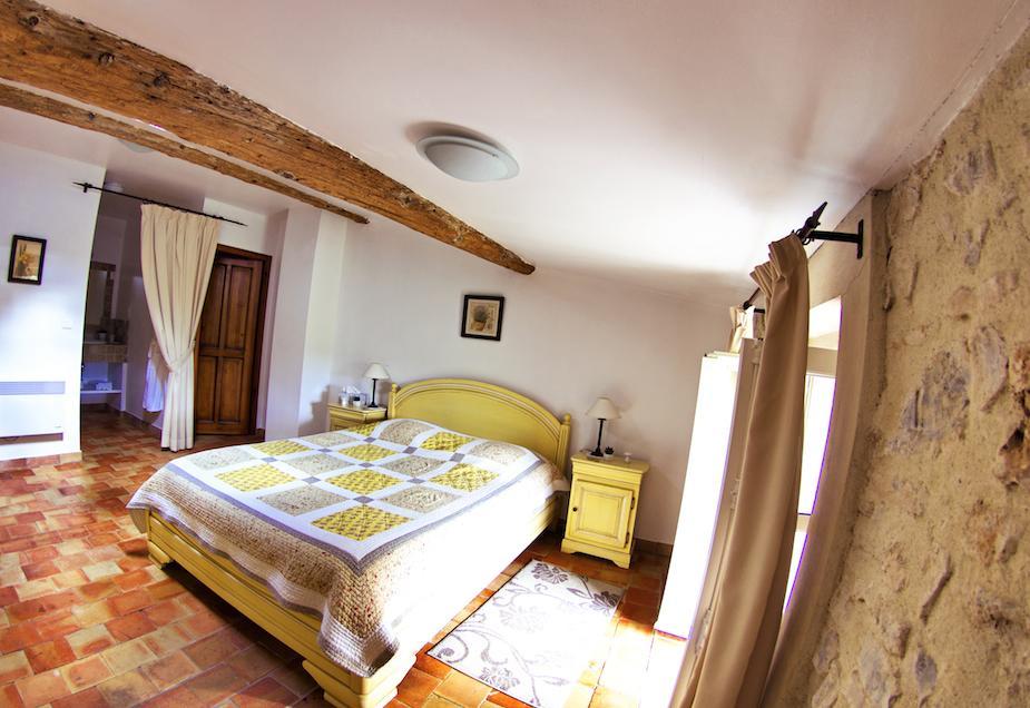 L'Abri Du Poete Bed & Breakfast Besse-sur-Issole Oda fotoğraf