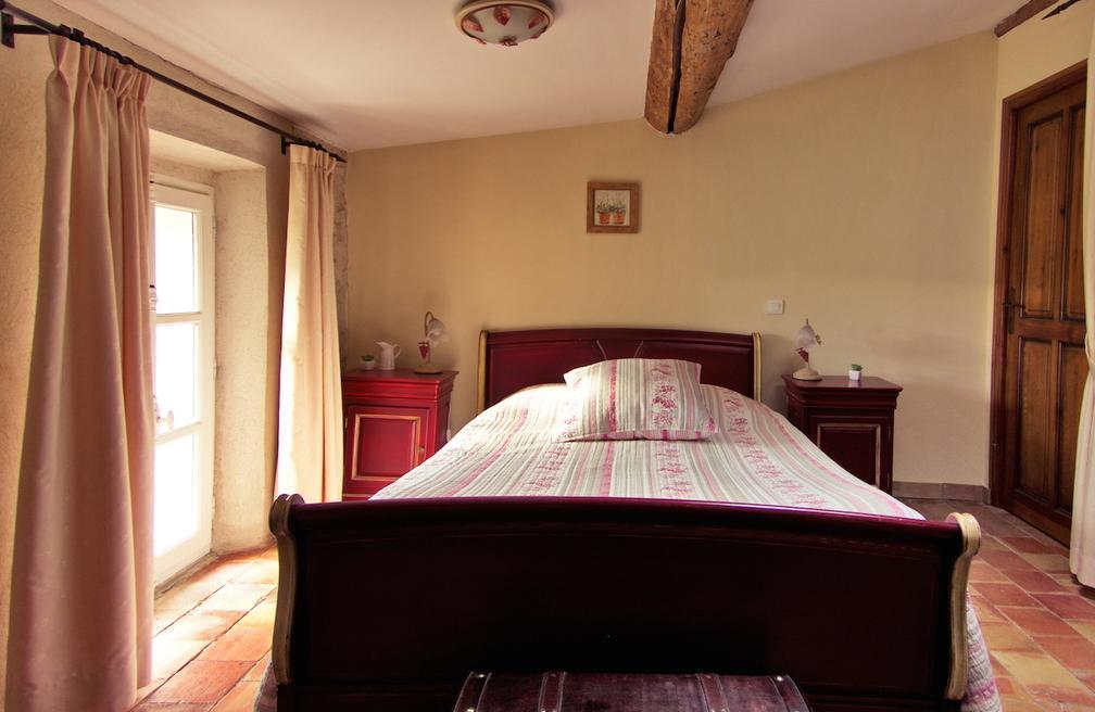 L'Abri Du Poete Bed & Breakfast Besse-sur-Issole Oda fotoğraf