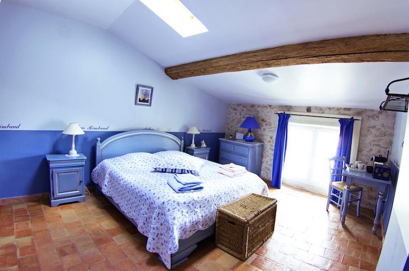 L'Abri Du Poete Bed & Breakfast Besse-sur-Issole Oda fotoğraf