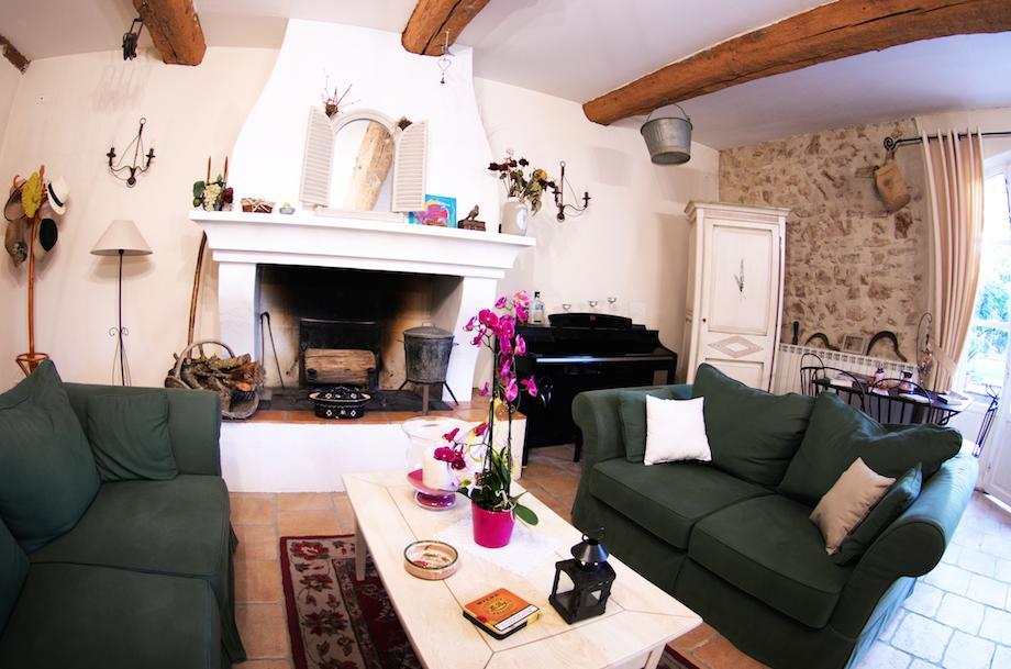 L'Abri Du Poete Bed & Breakfast Besse-sur-Issole Dış mekan fotoğraf