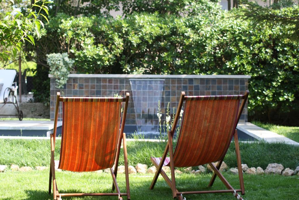 L'Abri Du Poete Bed & Breakfast Besse-sur-Issole Dış mekan fotoğraf