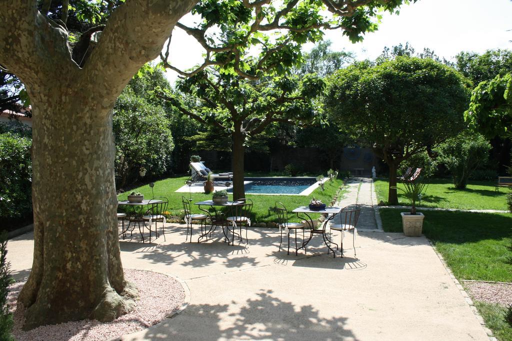 L'Abri Du Poete Bed & Breakfast Besse-sur-Issole Dış mekan fotoğraf
