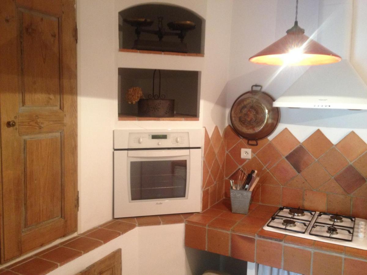 L'Abri Du Poete Bed & Breakfast Besse-sur-Issole Dış mekan fotoğraf