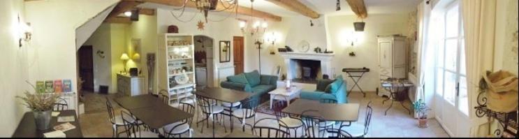 L'Abri Du Poete Bed & Breakfast Besse-sur-Issole Dış mekan fotoğraf